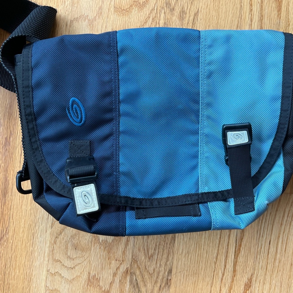 XS Timbuk2 messenger bag
